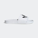 https://assets.adidas.com/images/w_600,f_auto,q_auto/d1d7a7a924564e36a6e6aaee0110194b_9366/Chinelo_Adilette_Lite_Branco_FU8297_01_standard.jpg